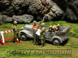 "BRAND NEW" Custom Built - Hand painted & Weathered 1:35 Deluxe WWII "Which Way To Berlin" Set (5 Figures & Car Set)