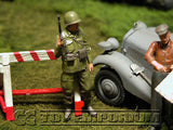"BRAND NEW" Custom Built - Hand painted & Weathered 1:35 Deluxe WWII "Which Way To Berlin" Set (5 Figures & Car Set)