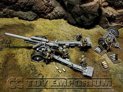 "BRAND NEW" Custom Built - Hand Painted & Weathered 1:35 WWII Deluxe German sFH 18 Howitzer & Limber w/ 6 Man Gun Crew