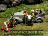 "BRAND NEW" Custom Built - Hand painted & Weathered 1:35 Deluxe WWII "Which Way To Berlin" Set (5 Figures & Car Set)