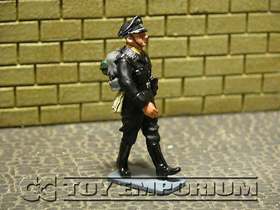 "RETIRED" King & Country 1:30 "Berlin 38 Series" Deluxe SS LAH Officer Marching