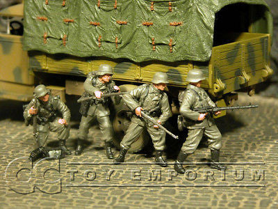 "BRAND NEW" Custom Built & Hand Painted 1:35 WWII German Wiking Division Soldier Set (4 Figure Set)