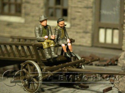 "BRAND NEW" Custom Built - Hand Painted & Weathered 1:35 WWII Farmer & Daughter Set (2 Figure Set)