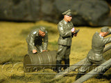 "BRAND NEW" Custom Built & Hand Painted 1:35 WWII German Soldiers Loading Drums (5 Figure Set)