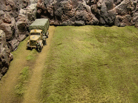 "RETIRED" Build-a-Rama 1:32 Hand Painted Deluxe Table Top Grass Mat With Straight Dirt Road