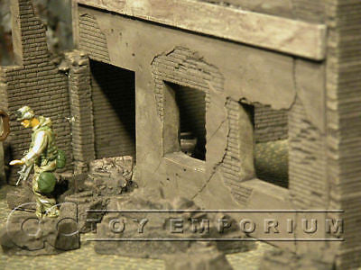 "BRAND NEW" Dioramas Plus 1:35 Custom Built - Hand Painted & Weathered  "Current Day" 2 Story Apartment Ruin