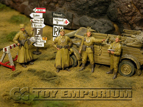 "BRAND NEW" Custom Built - Hand Painted & Weathered 1:35 WWII German DAK "Feldgendarmerie + 2 Authentic Wooden Sign Posts" Soldier Set (4 Figure Set)