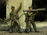 "BRAND NEW" Custom Built - Hand Painted & Weathered 1:35 WWII German "NachtJager, Berlin, 1945" Soldier Set (2 Figure Set)
