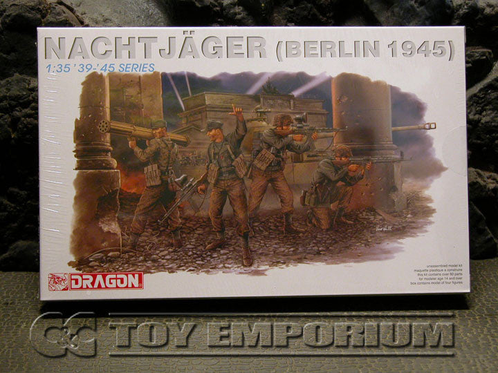 "BRAND NEW" Dragon Models 1:35 Scale Deluxe WWII "German NachtJager, Berlin, 1945" Model Kit