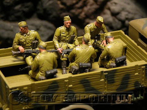 "BRAND NEW" Custom Built - Hand Painted & Weathered 1:35 WWII German "DAK Infantry Sitting" (6 Figure Set)