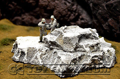 "RETIRED & BRAND NEW" Build-a-Rama Deluxe Custom Built 1:32 WWII Large Resin "Winter" Rock Formation #1