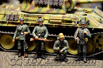 "BRAND NEW" Dragon Armor - WWII German Panther G Tank w/ 4 Soldiers
