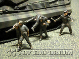"BRAND NEW" Custom Built - Hand Painted & Weathered 1:35 WWII German Wounded KingTiger Tank Crew -  Kursk 1943 (4 Figure Set)