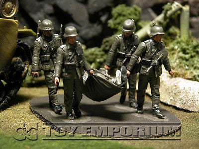 "BRAND NEW" Custom Built - hand painted & Weathered 1:35 WWII Deluxe German "Casualty Evacuation" Soldier Set (5 Figure Set)  (5)