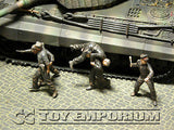 "BRAND NEW" Custom Built - Hand Painted & Weathered 1:35 WWII German Wounded KingTiger Tank Crew -  Kursk 1943 (4 Figure Set)