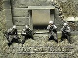 "BRAND NEW" Custom Built - Hand Painted & Weathered 1:35 WWII German "Winter" Infantry Western Europe  Soldier Set (4 Figure Set)