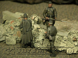 "BRAND NEW" Custom Built - Hand Painted & Weathered 1:35 WWII German Captives w/Russian Guard Soldier Set (6 Figure Set)