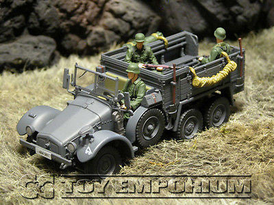 "RETIRED" Forces Of Valor 1:32 Scale WWII German Kfz. 70  Personnel Carrier w/3 Soldiers