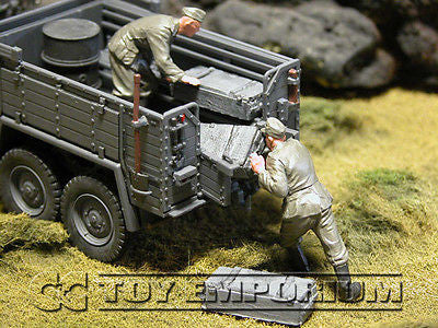 "RETIRED & BRAND NEW" Build-a-Rama 1:32 Hand Painted WWII Deluxe "Field Gray" Crate Set (3 Piece Set)