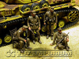 "BRAND NEW" Custom Built - Hand Painted & Weathered 1:35 WWII Deluxe German "Panzergrenadier - Africa" Soldier Set (4 Figure Set)