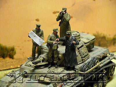 "BRAND NEW" Custom Built - Hand Painted & Weathered 1:35 WWII Deluxe German "Rommel & His Staff" Soldier Set (4 Figure Set)