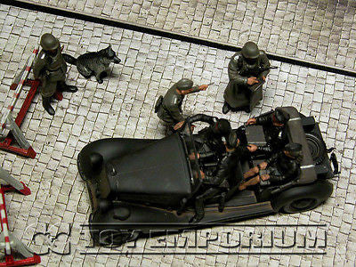 "BRAND NEW" Custom Built - Hand Painted & Weathered 1:35 WWII German "SS Officer's Staff Car" Soldier Set  (8)