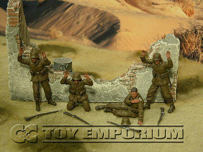 "BRAND NEW" Custom Built - Hand Painted & Weathered 1:35 WWII German DAK "Surrender" Soldier Set (4 Figure Set)