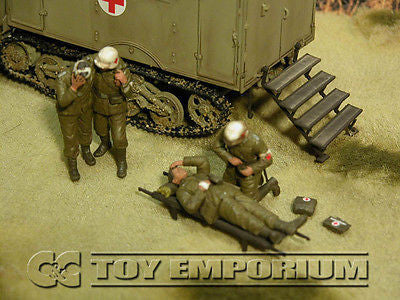 "BRAND NEW" Custom Built - Hand Painted & Weathered 1:35 WWII Deluxe German "Medical Troops - Africa"  Soldier Set (4 Figure Set)
