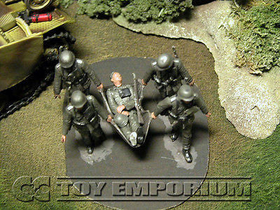 "BRAND NEW" Custom Built - hand painted & Weathered 1:35 WWII Deluxe German "Casualty Evacuation" Soldier Set (5 Figure Set)  (5)