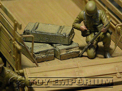 "RETIRED & BRAND NEW" Build-a-Rama 1:32 Hand Painted WWII Deluxe "Desert Tan" Crate Set (3 Piece Set)