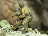 "BRAND NEW" Custom Built & Hand Painted 1:35 WWII US Tank Bail Out Soldier Set (2 Figure Set)