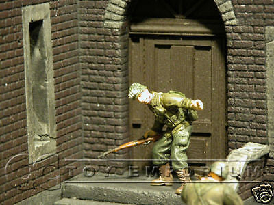 "RETIRED" Pro Built - Hand Painted & Weathered 1:35 WWII Brick House Corner Diorama Ruin