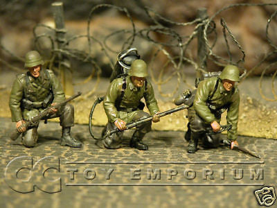 "BRAND NEW" Custom Built & Hand Painted 1:35 WWII German Sturmpionier Soldier Set (3 Figure Set)