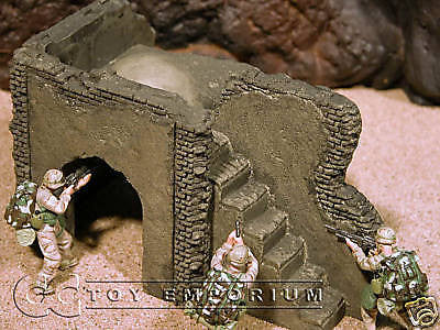 "RETIRED" Pro Built - Hand Painted & Weathered Verlinden 1:35 Custom Built Iraq Mud / Brick House Ruin