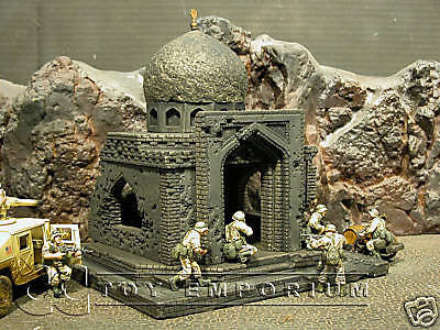 "BRAND NEW" Custom Built - Hand Painted & Weathered 1:35 Deluxe Battle Damaged Iraq Shrine Set