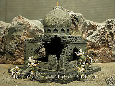 "BRAND NEW" Custom Built - Hand Painted & Weathered 1:35 Deluxe Battle Damaged Iraq Shrine Set