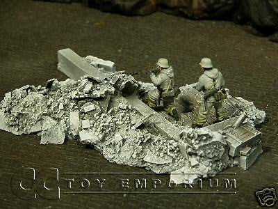 "RETIRED & BRAND NEW" Build-a-Rama 1:32 Hand Painted "Winter" Bombed Foundation