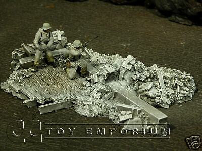 "RETIRED & BRAND NEW" Build-a-Rama 1:32 Hand Painted "Winter" Bombed Foundation