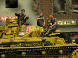 "BRAND NEW" Custom Built - Hand Painted & Weathered 1:35 Deluxe WWII German Tankmen "Refueling" Soldier Set