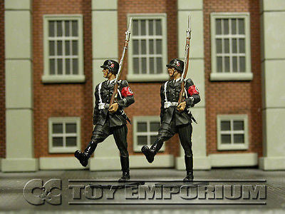 "RETIRED" Collector's Showcase 1:30 Scale Berlin 38' Series Deluxe LAH Guards (2)