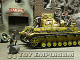 "BRAND NEW" Custom Built - Hand Painted & Weathered 1:35 Deluxe WWII German Tankmen "Refueling" Soldier Set