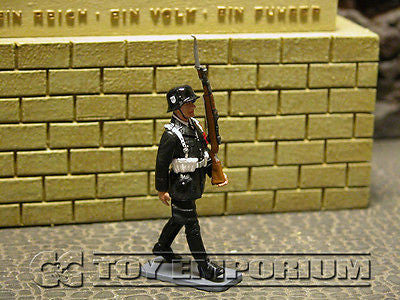 "RETIRED" King & Country 1:30 "Berlin 38 Series" Deluxe SS LAH Soldier Marching