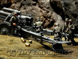 "BRAND NEW" Custom Built - Hand Painted & Weathered 1:35 WWII Deluxe German sFH 18 Howitzer & Limber w/ 6 Man Gun Crew
