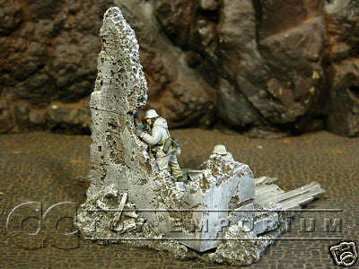 "RETIRED" Sunix World 1:32 Hand Painted Deluxe "Winter" House Ruin