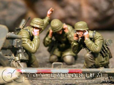 "BRAND NEW" Custom Built & Hand Painted 1:35 WWII German Pak 40 Gun Crew Set (3 Figure Set)