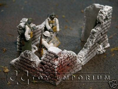 "RETIRED & BRAND NEW " Build-a-Rama 1:32 Hand Painted WWII "Winter" Brick Wall Section Set (3 Piece Set)
