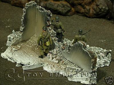 "RETIRED & BRAND NEW" Build-a-Rama 1:32 Hand Painted WWII "Winter" Bombed Out Building