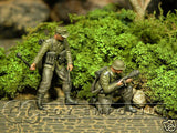 "BRAND NEW" Custom Built & Hand Painted 1:35 WWII German Tank Hunter Soldier Set (2 Figure Set)