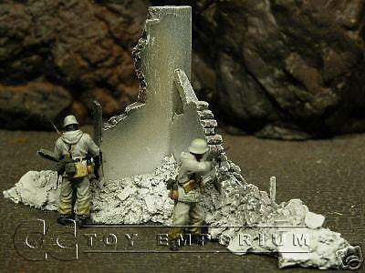 "RETIRED & BRAND NEW" Build-a-Rama 1:32 Hand Painted WWII "Winter" Bombed Out Building