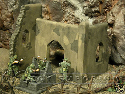 "BRAND NEW" Pro Built - Hand Painted & Weathered 1:35 Custom 1 Story Iraq "Oasis" Diorama Ruin